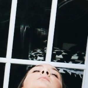 Meet your Posher, Isabella